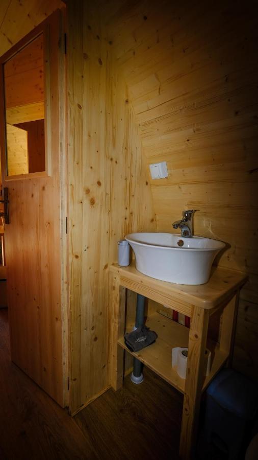 Les Roulottes De La Ferme Des Chanaux Saint-Julien-d'Ance Bagian luar foto